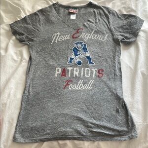 Vintage-Inspired Junk Food NFL New England Patriots Tee | Distressed Graphic Sh